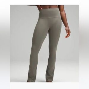 Lululemon align mini flare pants 28” inseam. Never worn, perfect condition